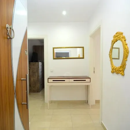 Holiday home Luxury 2 Bedroom Flat 200 Meters To The Sea